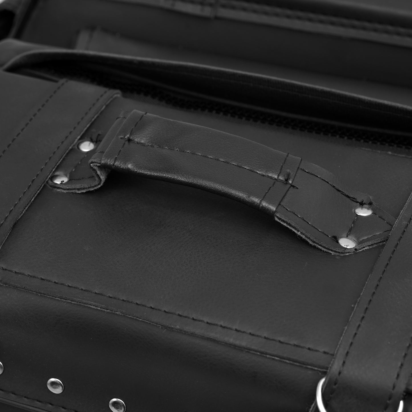 DS312S Two Strap Saddle Bag w/ Studs