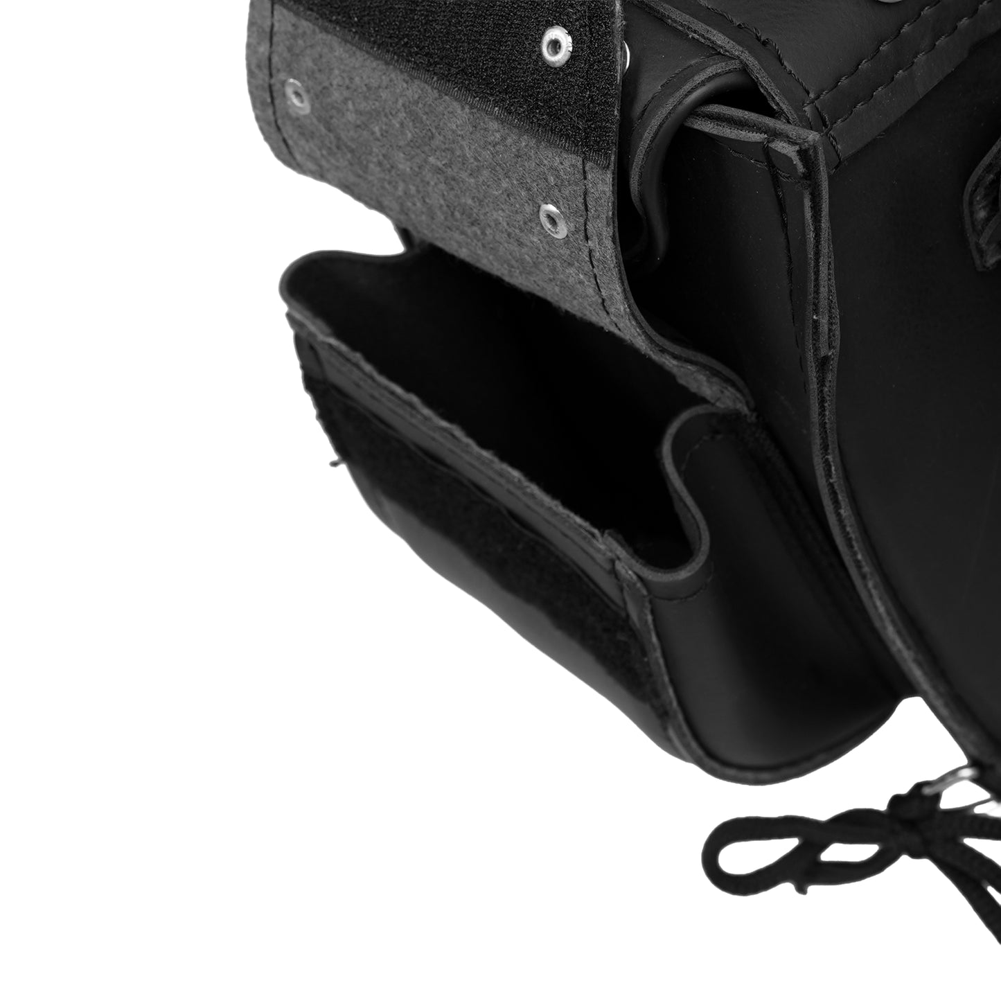 DS312S Two Strap Saddle Bag w/ Studs